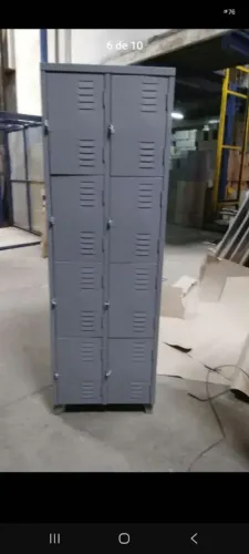 Armário de aço guarda volumes com 8 portas pequenas.( Novo )