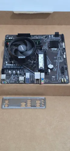 Kit Gamer Ryzen 5600G, 16GB DDR4 3200Mhz, 1TB SSD NVME Kingston