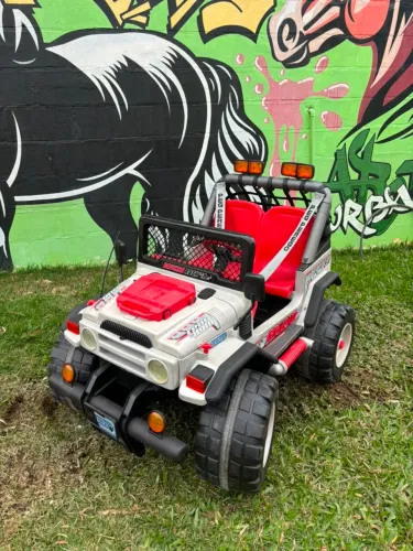 Carrinho Elétrico Jeep Peg Perego Gaúcho kart patinete moto quadriciclo 