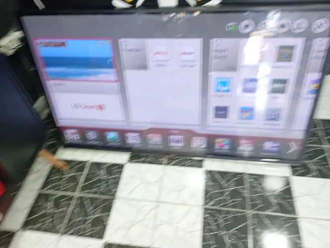 Vendo Smartv LG 65 polegadas top de linha com wi-fi integrado R$ 2500,00