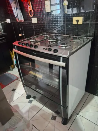 Fogão semi novo 5 bocas 