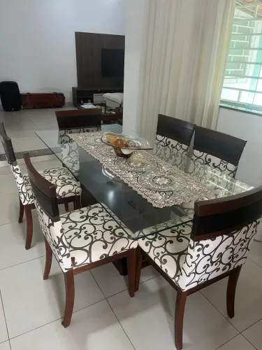 Conjunto de mesa e cadeira 