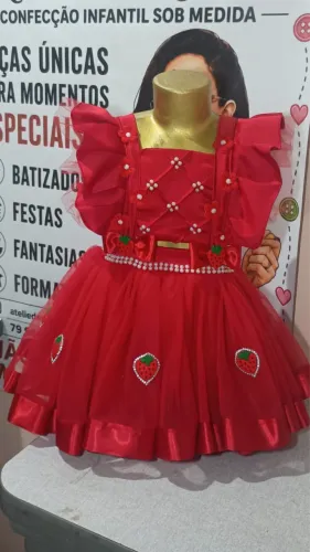 Vestido moranguinho