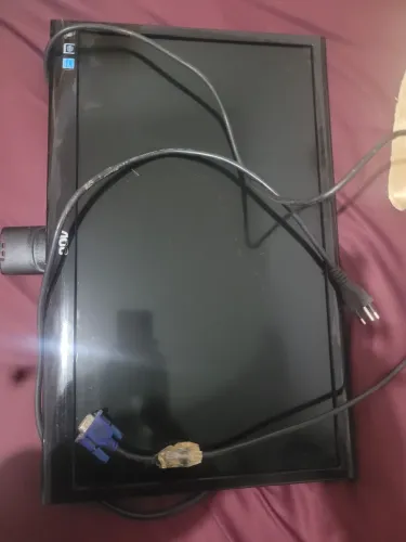 Monitor e estabilizador para PC