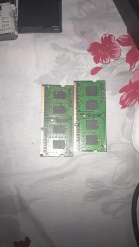 Dois pentes de memória RAM DDR3 de 4GB