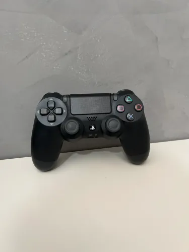 Controle de ps4 (pouco usado)