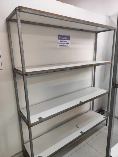 Estante Metálica em Metalon