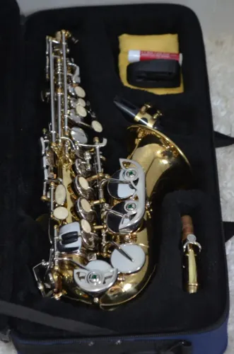 Saxofone Soprano Curvo Si Bemol Schieffer LN ((( Show )))