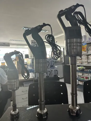 Mixer industrial robot coupe