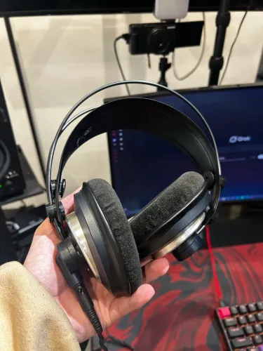 Fone de Estúdio AKG K240 MKII | Som Neutro pra Produção Musical