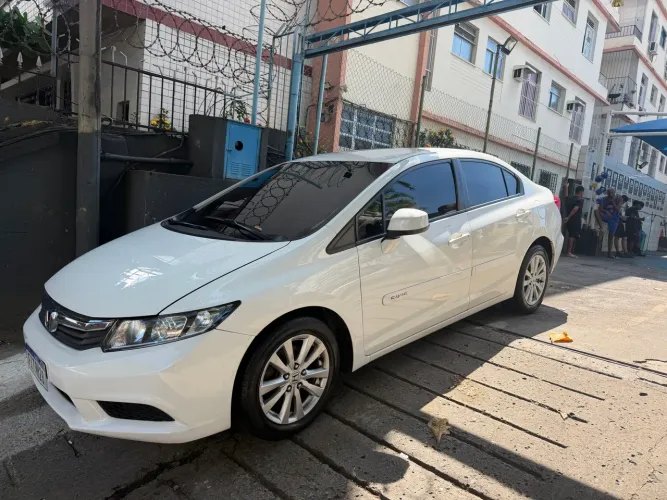 Honda Civic Sedan LXS 1.8/1.8 Flex 16V Aut. 4P 2014
