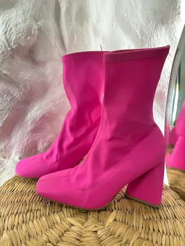 Bota pink