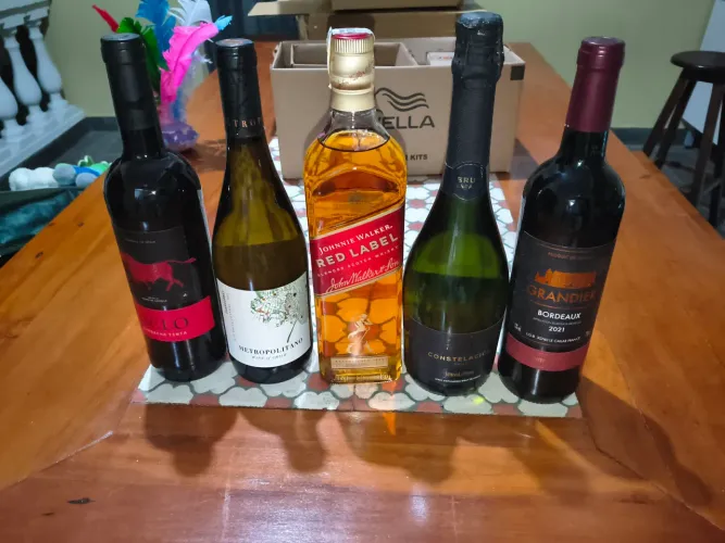 5 garrafas de bebidas abaixo do preco