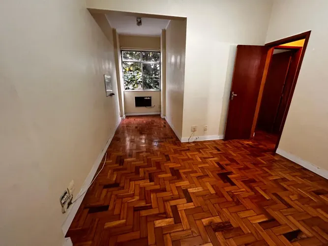 2 Dormitórios (0 Suítes) 1 Vagas 2 Banheiros 55 M² (área últil)