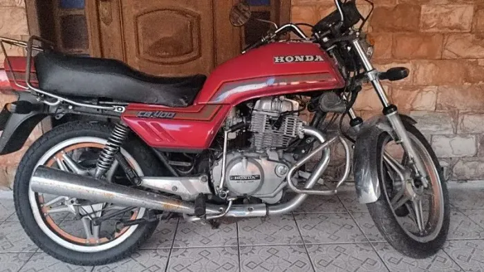 CB 400
