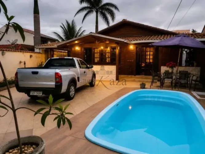 Oportunidade - Casa em Condomínio - Residencial Ana Maria - 3 Dormitórios - 257m².