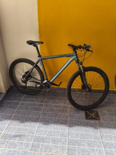 Bicicleta Mountain Bike Aro 29, asfalto e trilha.