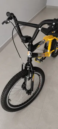 Bicicleta SEMI NOVA - Aro 20 - Marca Sammy - Amarela