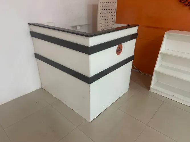 Vende Balcão com caixa em mdf