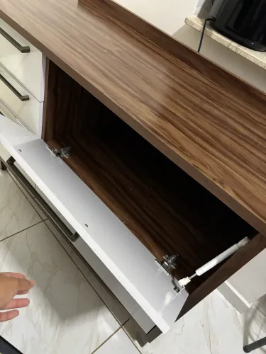 Vende-se balcão semi novo