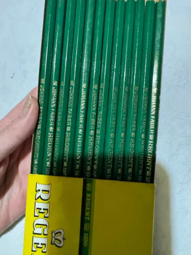 Caixa antiga e rara 12 lápis 5H Regente/ Desenho Johann Faber ( Faber Castell)