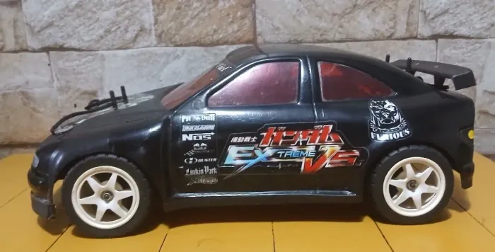 Automodelo 1/10 a combustão