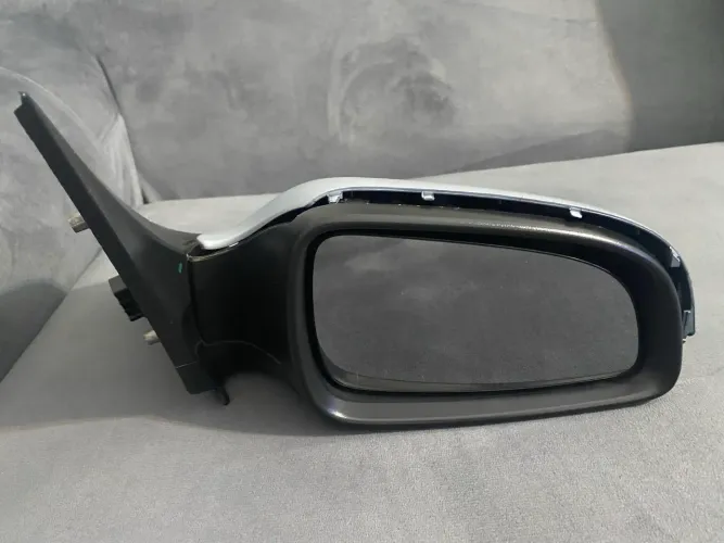 Vende-se retrovisor lado direto Vectra 2011