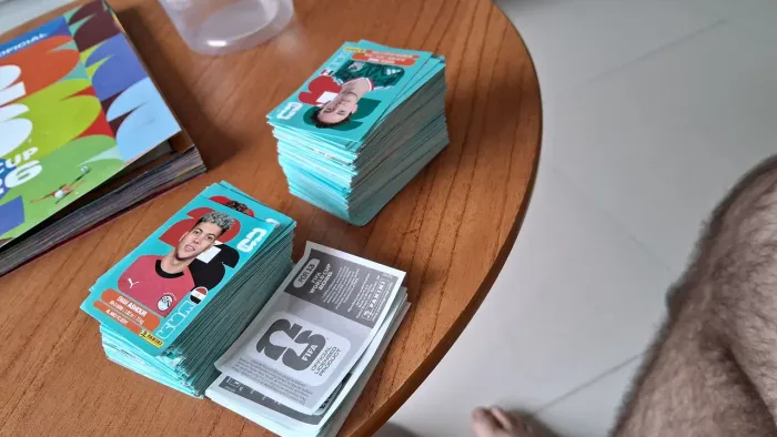 Mais de 300 figurinhas da copa pra vender e trocar