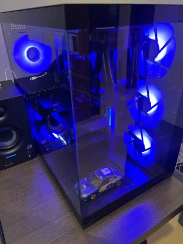 PC Gamer AMD 7 5700X, 32GB RAM, RX 9060 XT 16GB, 1TB SSD