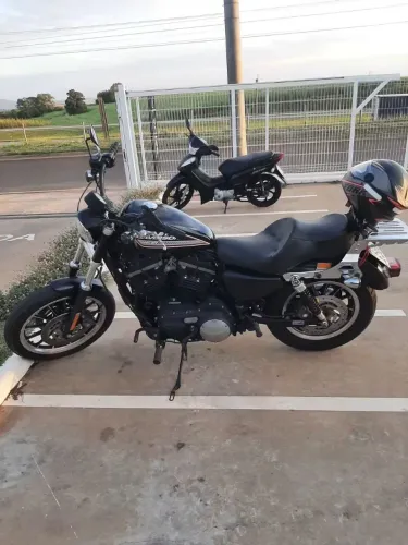 Harley Davidson XL 883 R