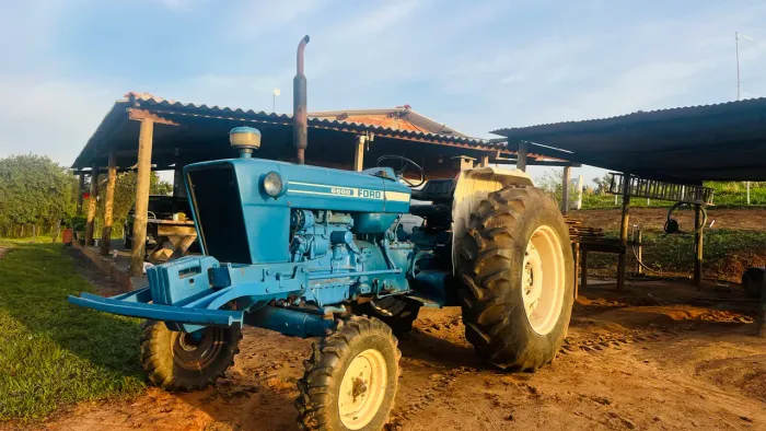 Vendo trator Ford 6600