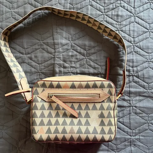 Bolsa Schutz Triangle Bege