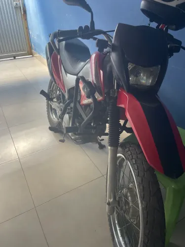Moto pra pessoa exigente moto bem conservada 