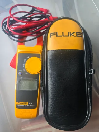 Alicate Amperímetro Fluke 323