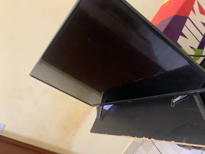TV 24 POLEGADAS COM YOUTUBE E NETFLIX