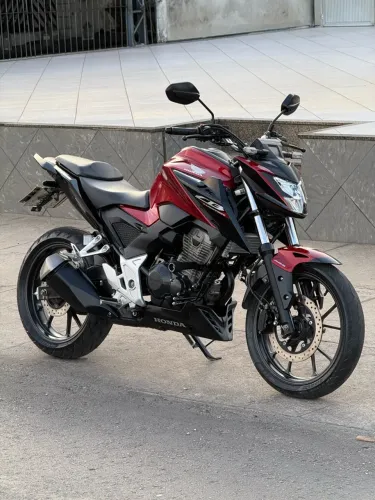 HONDA CB Twister 300f ABS 2025 (12.000KM RODADOS!)