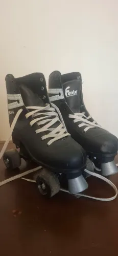 Patins 4 rodas ajustável preto 35 a 38