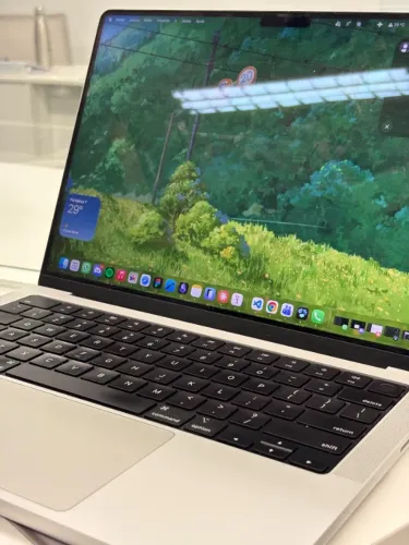 Macbook Pro M2, 14'' - 16Gb, 1 Tera de armazenamento - Prateado