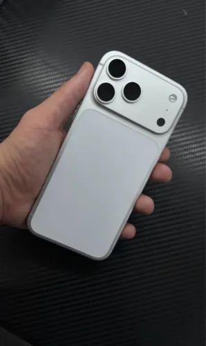 Carcaça iphone 17 Pro Max de chip branco