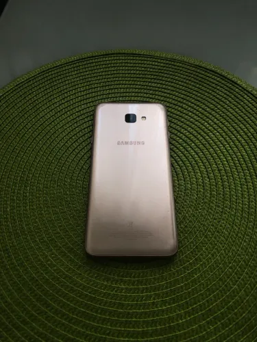 Samsung J4 Core