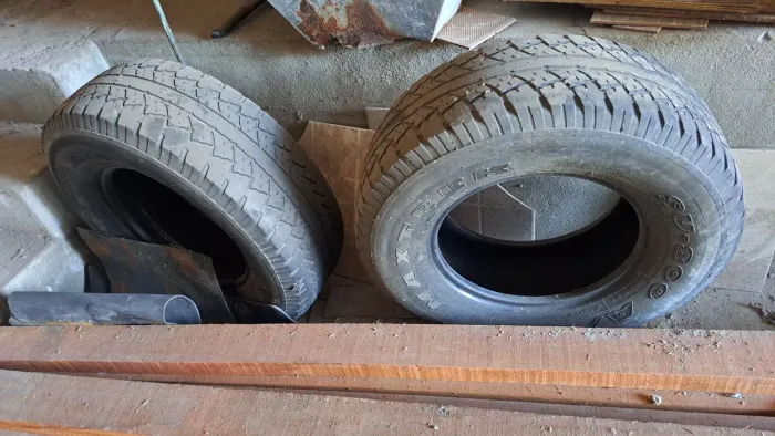 2 Pneus da hilux 2011 a 2015 aro 265