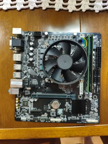 Kit i3 12100 com video, placa mãe e 16GB DDR4 RAM