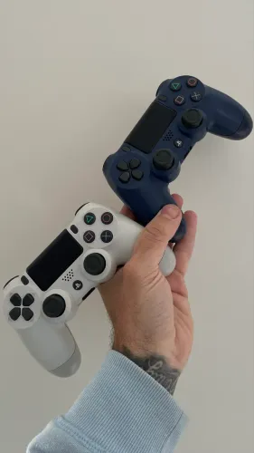 Vendo 2 controles de ps4 originais