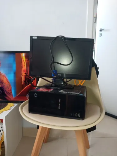 Kit Computador, Monitor semi novo, SSD de 128 cabo vga, cabo sata e cabo de força 