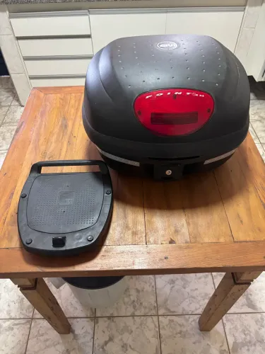 Baú givi