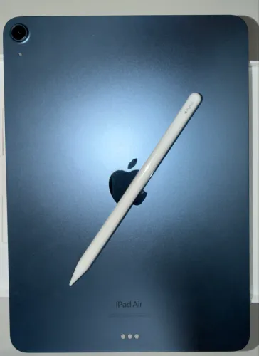 iPad Air 5ª Geração (M1) + Apple Pencil 2ª Geração + Capa Teclado