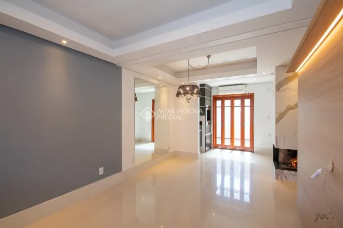 Casa em condomínio fechado com 3 quartos e lareira - Harmonia/Canoas