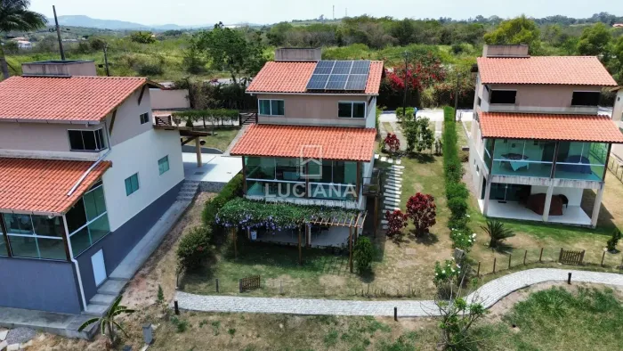 Casa com 4 Quartos em condomínio perto da BR-232 em Chã Grande/PE
