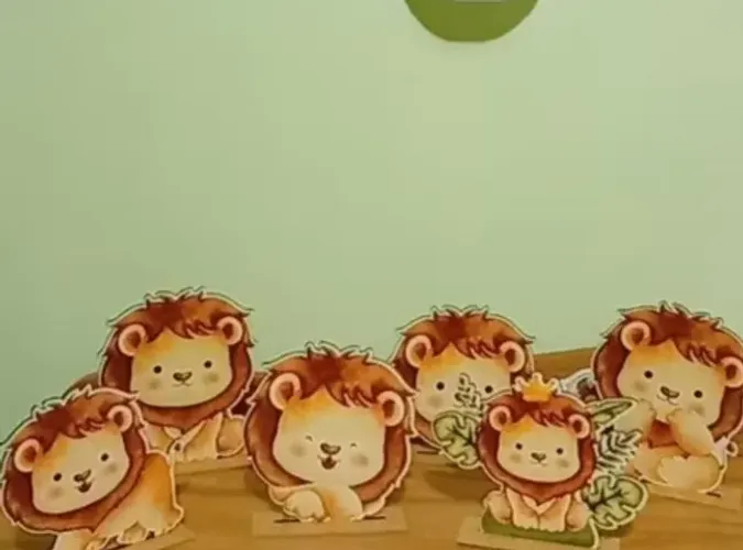 Display MDF Leãozinhos para festa