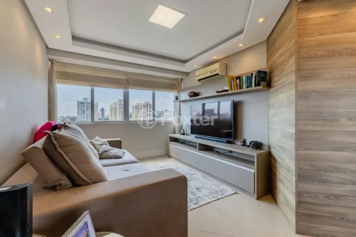 Apartamento à venda Rua Roque Calage, Passo da Areia - Porto Alegre